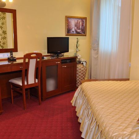 Hotel Botika Kraljevo Room photo